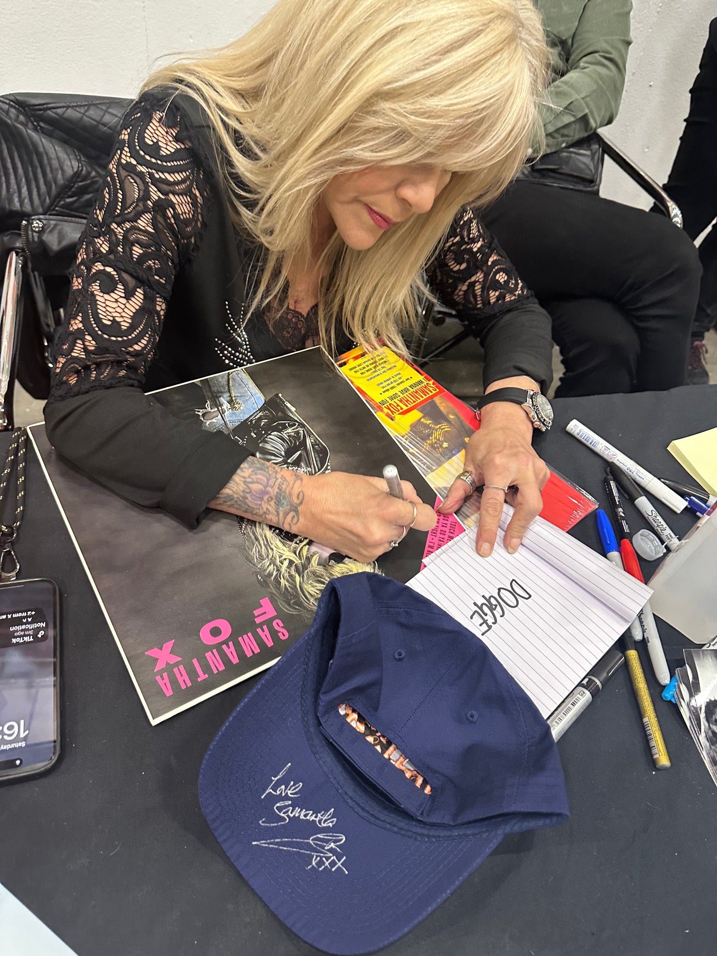 Norra Botkyrka Keps signerad av Samantha Fox - Navy