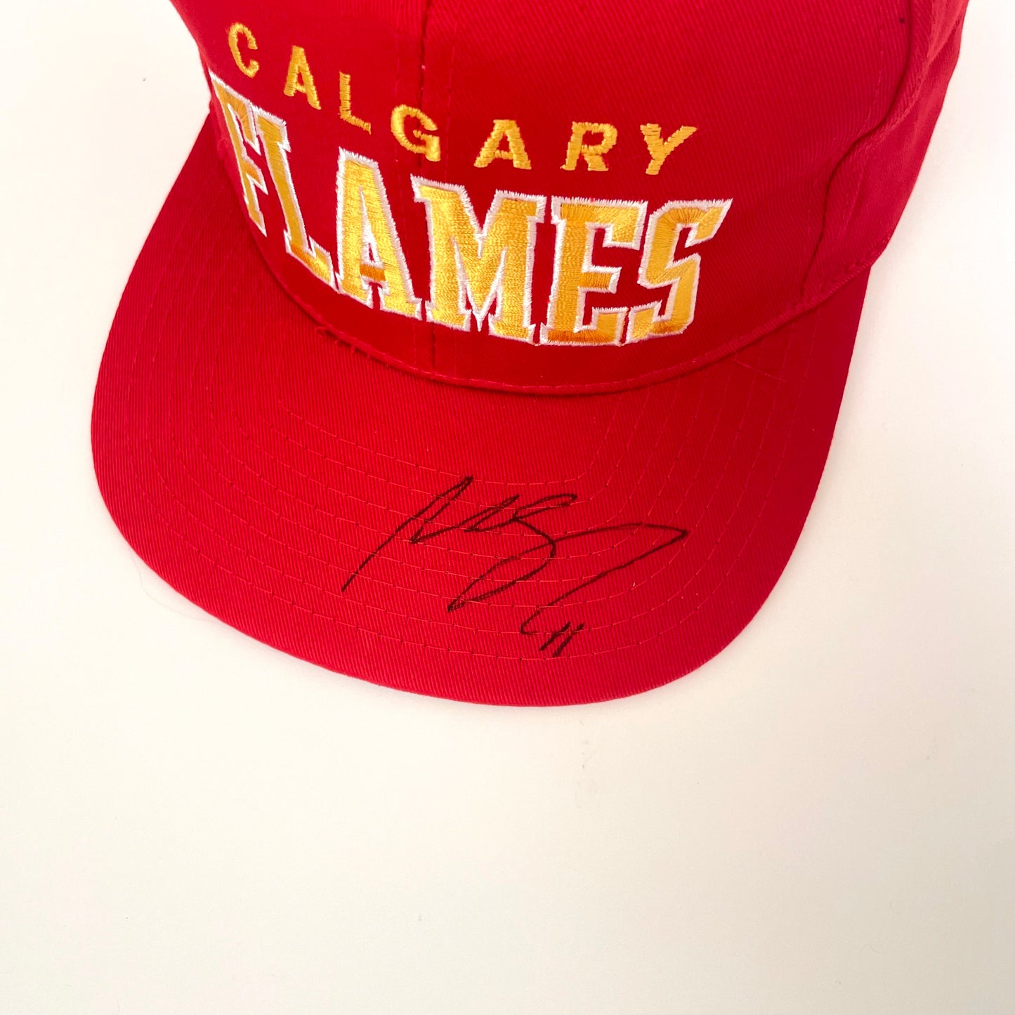 Calgary Flames Keps signerad av Mikael Backlund - Red