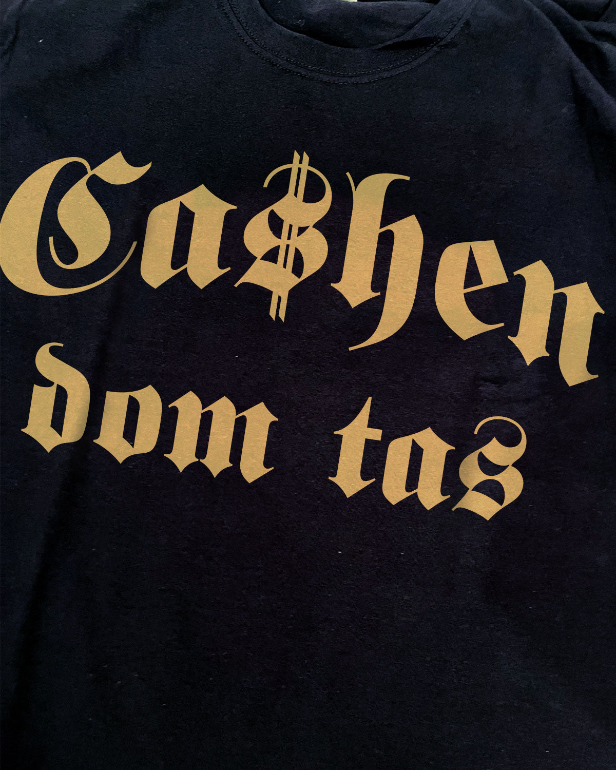 Cashen dom tas Tee - Black/Gold