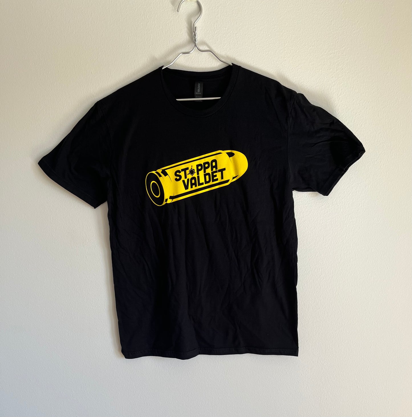 Stoppa Våldet t-shirt - BLK/ Gul